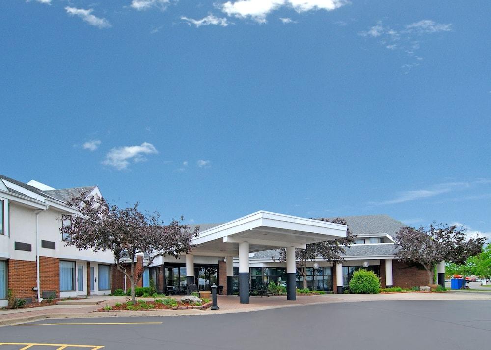 Quality Inn & Suites Brampton Exterior foto